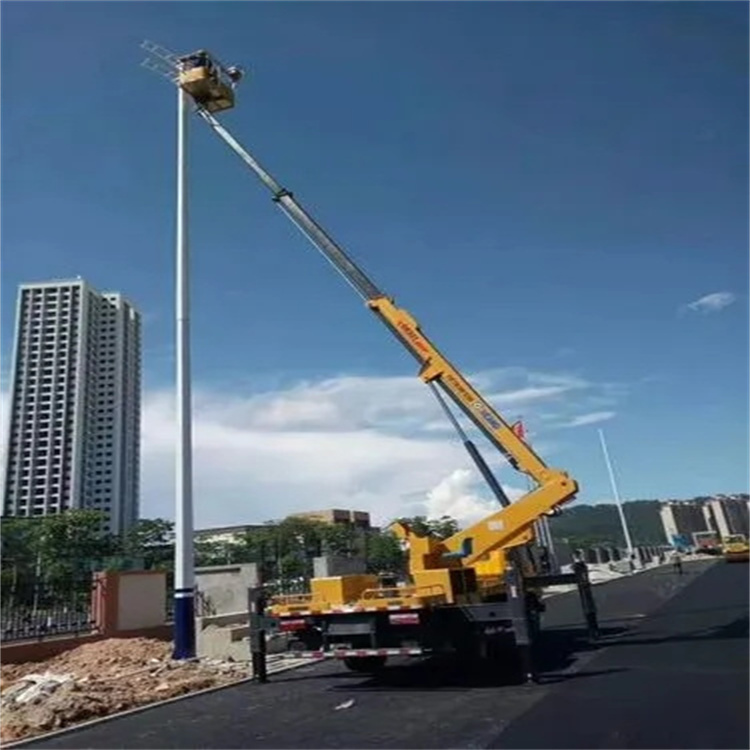 泸定维修路灯的曲臂升降车出租