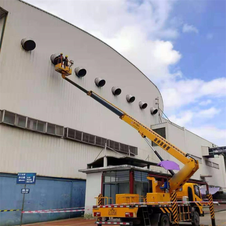 泸定高空作业车出租服务：专业广告牌安装解决方案