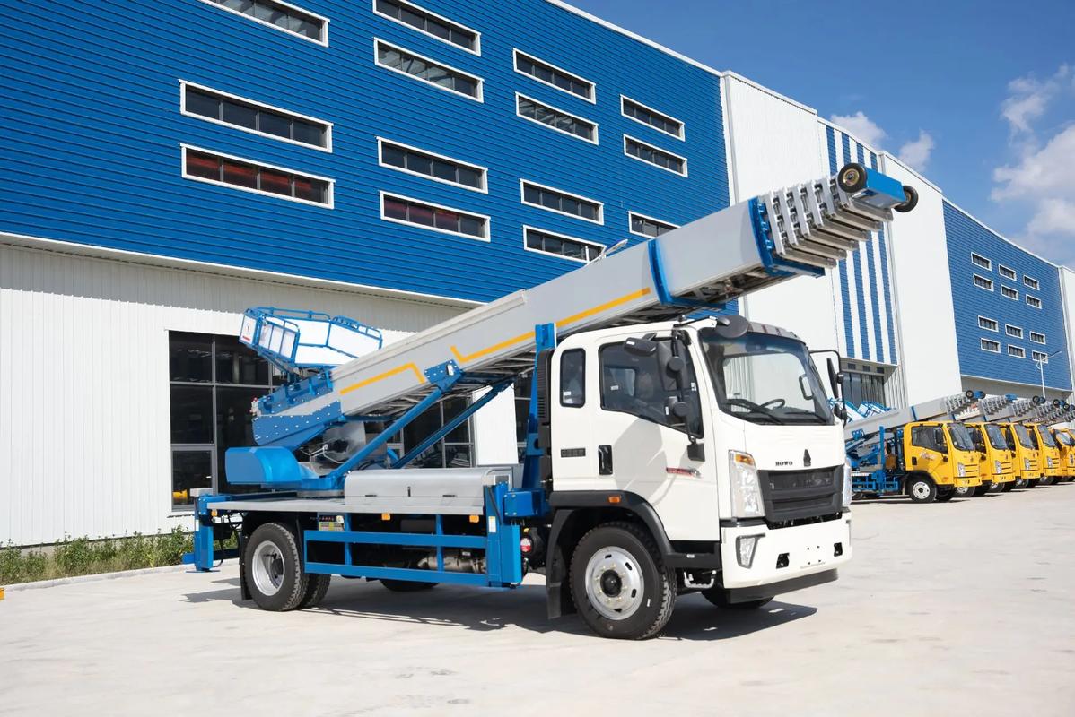 泸定出租云梯车高空作业车 建筑垃圾搬运