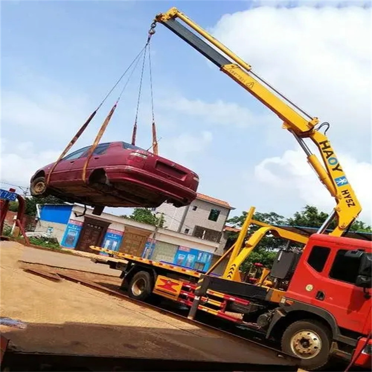 泸定吊车吊汽车的正确方法